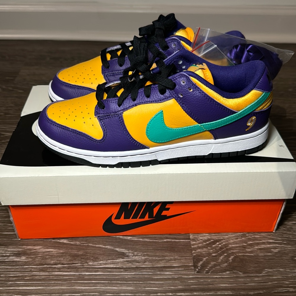 New Nike Dunks